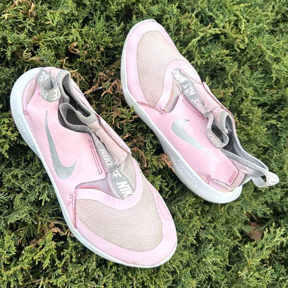 Nike Kids' Flex Runner 2 Sneaker Big Girl Size 4Y Pink Shoes